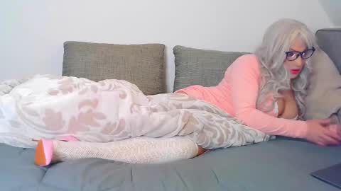 Vicky online show from 02-17-25, 01:21