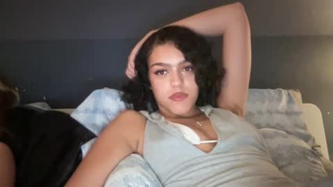 Snapshot of vickyyyx chatting on 12-19-24, 04:13 Goddess Victory online show from 12-19-24, 04:13