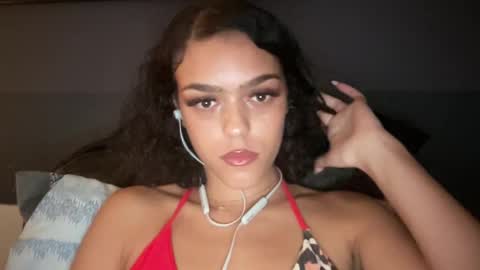 Snapshot of vickyyyx chatting on 12-20-24, 05:57 Goddess Victory online show from 12-20-24, 05:57