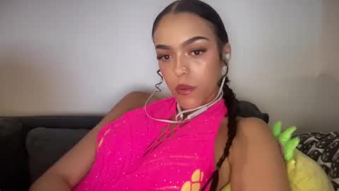 Snapshot of vickyyyx chatting on 01-03-25, 02:54 Goddess Victory online show from 01-03-25, 02:54