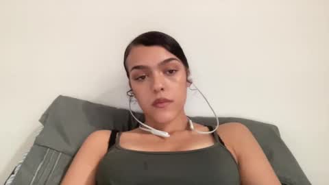 Snapshot of vickyyyx chatting on 01-14-25, 02:40 Goddess Victory online show from 01-14-25, 02:40