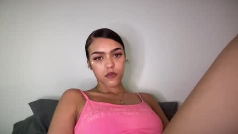 Snapshot of vickyyyx chatting on 01-24-25, 05:10 Goddess Victory online show from 01-24-25, 05:10