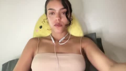 Snapshot of vickyyyx chatting on 02-10-25, 02:30 Goddess Victory online show from 02-10-25, 02:30