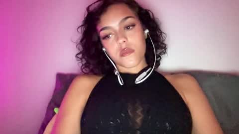 Snapshot of vickyyyx chatting on 02-18-25, 05:31 Goddess Victory online show from 02-18-25, 05:31