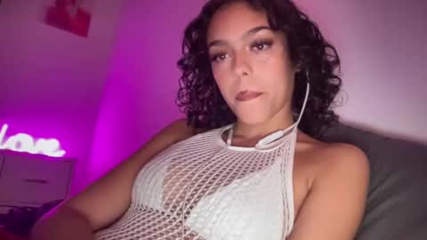 Snapshot of vickyyyx chatting on 02-22-25, 05:34 Goddess Victory online show from 02-22-25, 05:34