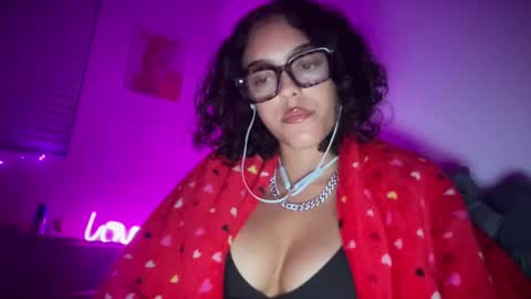 Snapshot of vickyyyx chatting on 02-23-25, 07:33 Goddess Victory online show from 02-23-25, 07:33