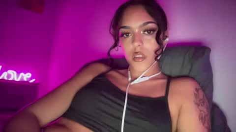 Snapshot of vickyyyx chatting on 03-01-25, 08:02 Goddess Victory online show from 03-01-25, 08:02