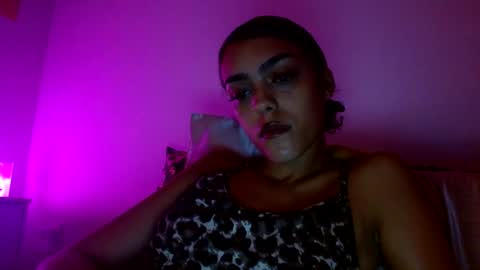 Snapshot of vickyyyx chatting on 09-11-25, 04:56 Goddess Victory online show from 09-11-25, 04:56