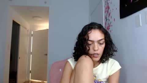 Snapshot of vickyyyx chatting on 09-28-25, 11:10 Goddess Victory online show from 09-28-25, 11:10