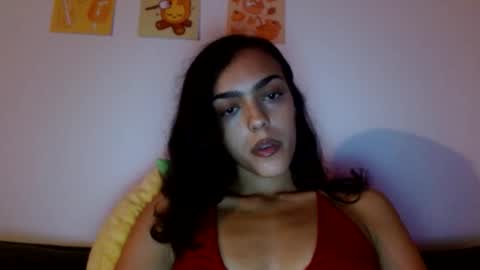 Snapshot of vickyyyx chatting on 10-15-25, 05:18 Goddess Victory online show from 10-15-25, 05:18