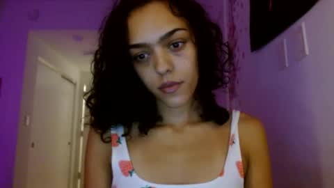 Snapshot of vickyyyx chatting on 10-28-25, 04:49 Goddess Victory online show from 10-28-25, 04:49