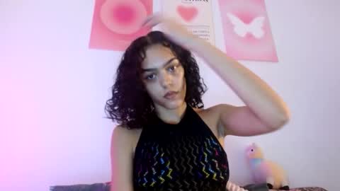 Snapshot of vickyyyx chatting on 11-09-25, 10:41 Goddess Victory online show from 11-09-25, 10:41