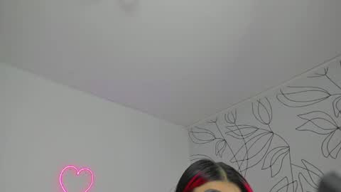 Snapshot of victoria18x chatting on 01-18-25, 12:15 Victoria online show from 01-18-25, 12:15