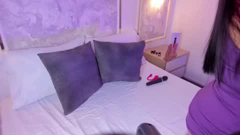 Snapshot of victoria18x chatting on 09-20-25, 12:06 Victoria online show from 09-20-25, 12:06