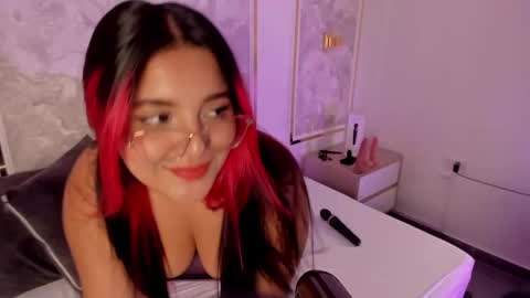 Snapshot of victoria18x chatting on 09-24-25, 07:06 Victoria online show from 09-24-25, 07:06