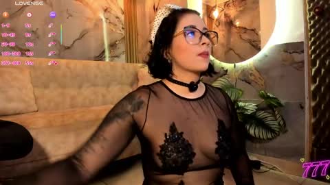 Victoria Coopeer online show from 05-17-26, 08:05