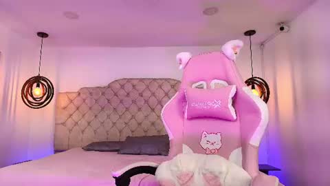 Snapshot of victoria_adams14 chatting on 08-02-26, 03:05 Victoria for you online show from 08-02-26, 03:05