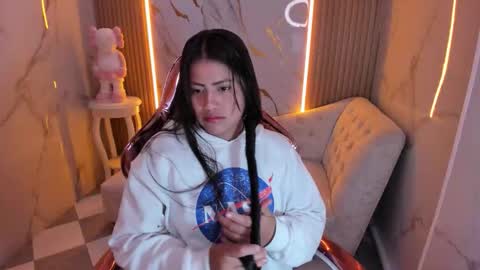 victoria_b_ online show from 09-25-25, 12:53