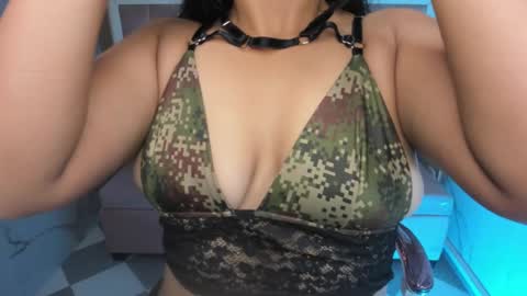 victoria_b_ online show from 09-28-25, 12:43