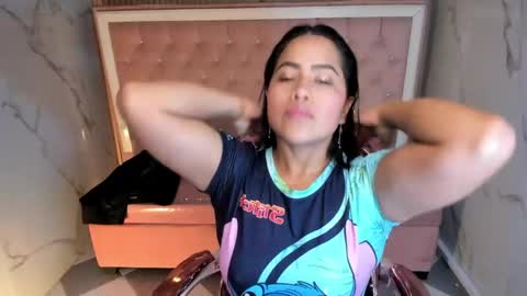 victoria_b_ online show from 10-13-25, 07:47