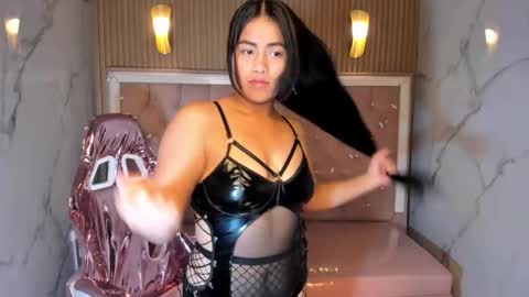 victoria_b_ online show from 10-14-25, 07:58