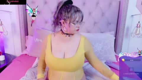 Snapshot of victoria_cherry_ chatting on 05-12-26, 11:18 victoria_cherry_ online show from 05-12-26, 11:18