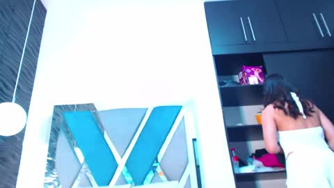 Victoria online show from 09-11-25, 12:27