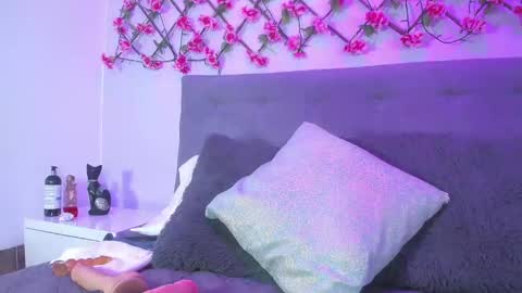 Snapshot of victoria_cooper3 chatting on 12-30-24, 01:03 valentina online show from 12-30-24, 01:03