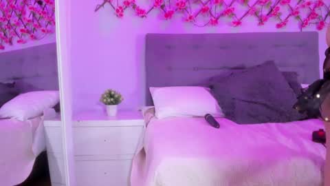 Snapshot of victoria_cooper3 chatting on 02-15-25, 04:45 valentina online show from 02-15-25, 04:45