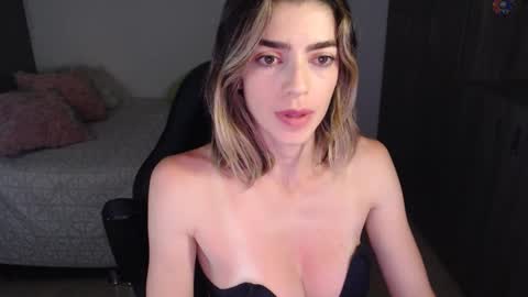 Victorias Room  online show from 02-26-25, 05:42