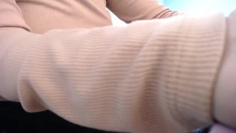 Victoria online show from 11-12-25, 01:00