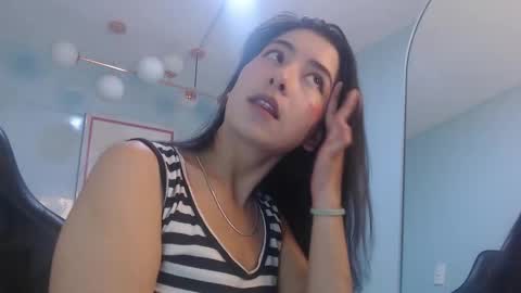 Snapshot of victoria_hernandez_t chatting on 02-28-26, 01:45 Victoria online show from 02-28-26, 01:45