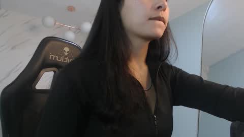 Snapshot of victoria_hernandez_t chatting on 03-14-26, 01:49 Victoria online show from 03-14-26, 01:49