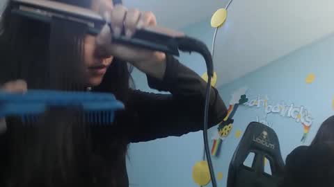 Snapshot of victoria_hernandez_t chatting on 03-17-26, 01:36 Victoria online show from 03-17-26, 01:36