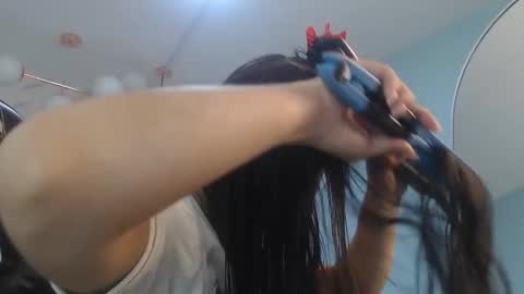Snapshot of victoria_hernandez_t chatting on 03-26-26, 01:06 Victoria online show from 03-26-26, 01:06