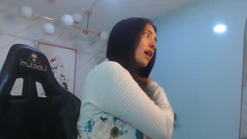 Snapshot of victoria_hernandez_t chatting on 04-14-26, 01:28 Victoria online show from 04-14-26, 01:28