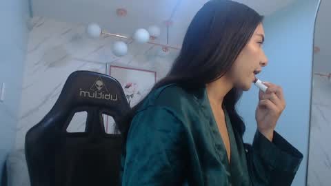 Snapshot of victoria_hernandez_t chatting on 04-24-26, 01:46 Victoria online show from 04-24-26, 01:46