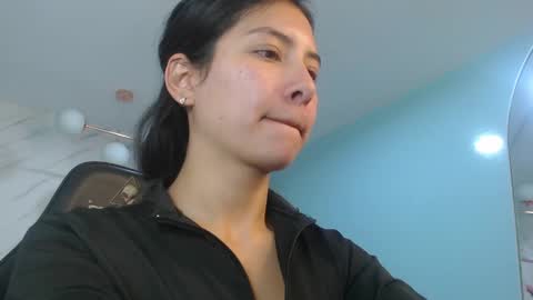 Snapshot of victoria_hernandez_t chatting on 05-04-26, 01:07 Victoria online show from 05-04-26, 01:07