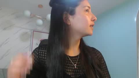 Victoria online show from 06-19-26, 01:15