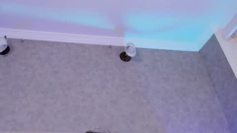  Victoria Lozano  online show from 12-19-24, 04:02