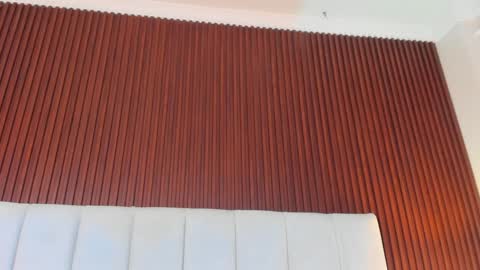  Victoria Lozano  online show from 01-25-25, 04:03