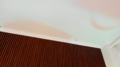  Victoria Lozano  online show from 01-27-25, 03:39