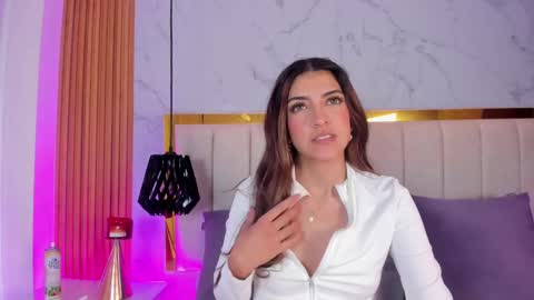  Victoria Lozano  online show from 02-25-25, 01:06