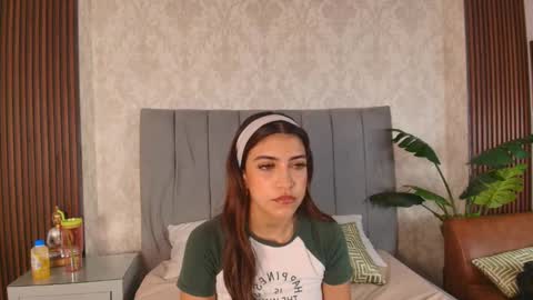  Victoria Lozano  online show from 02-27-25, 12:45