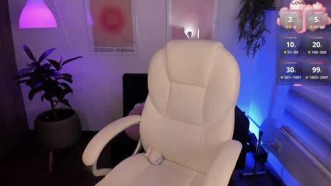 Snapshot of victoria_korss chatting on 01-07-25, 08:03 Victoria  online show from 01-07-25, 08:03