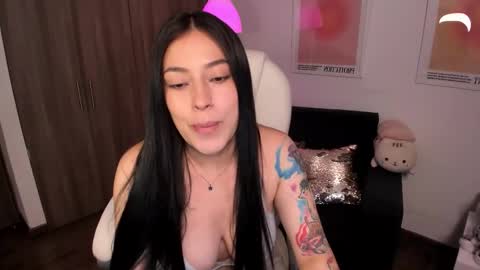 Snapshot of victoria_korss chatting on 10-24-25, 03:14 Victoria  online show from 10-24-25, 03:14