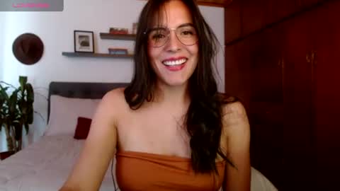 Snapshot of victoria_martelo chatting on 07-02-26, 05:08 VICTORIA MARTELO online show from 07-02-26, 05:08