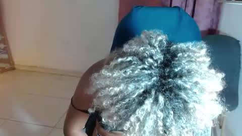 VICKY online show from 03-06-25, 01:27