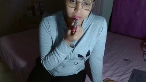 VICKY online show from 05-15-26, 11:01