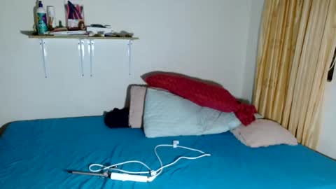 Snapshot of victoria_miler chatting on 07-19-26, 11:30 VICKY online show from 07-19-26, 11:30